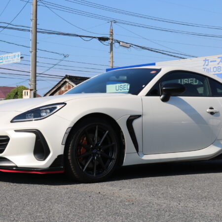 ついに販売！BRZ STI SPORT ブレンボキャリパー、ウイング付きSTIフルエアロ！STIマフラーもあります！